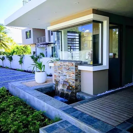 Westwood Apartments Flic-en-Flacq Esterno foto